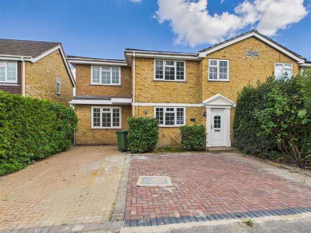 Park Lawn Road, Weybridge, Surrey 5 bed semi detached house to rent £4,995 pcm £1,153 pw
