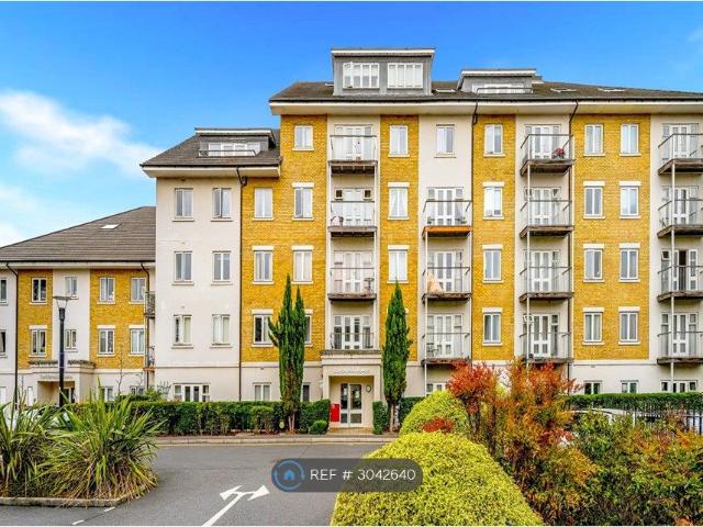 Park Lodge Avenue, West Drayton UB7, 2 bed flat to rent, £1,900 pcm | PrimeLocation