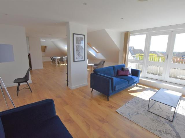 Park Lodge Avenue, West Drayton UB7, 3 bed flat to rent, £2,500 pcm | PrimeLocation