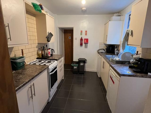 Park Place, Brynmill, Swansea SA2 0DH StudentDigz Ltd