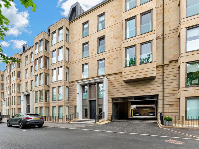 Park Quadrant, Park, Glasgow 2 bed apartment to rent £2,395 pcm £553 pw
