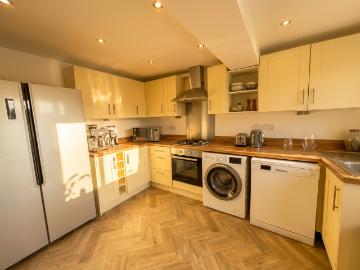 Park Road 6 bed, Lenton NG7 6 bed house to rent £3,129 pcm £722 pw