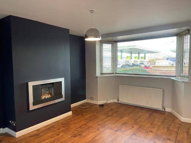 Park Road, Castleford, WF10 3 bed house to rent £1,045 pcm £241 pw