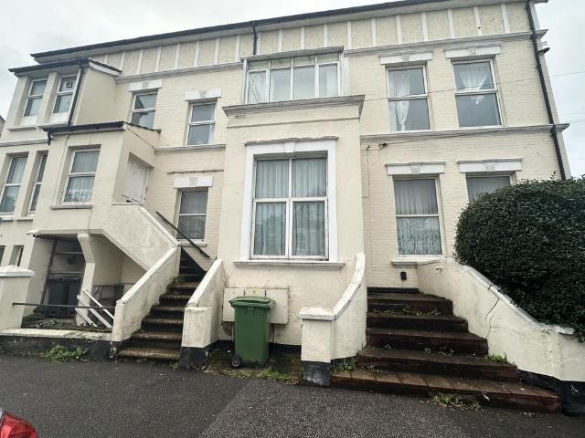 Park Road, Bexhill on Sea, TN39 2 bed flat to rent £1,150 pcm £265 pw