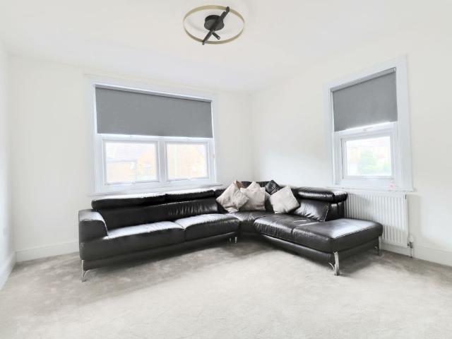 Park Road, Dartford, Kent DA1, 2 bed flat to rent, £1,600 pcm | PrimeLocation