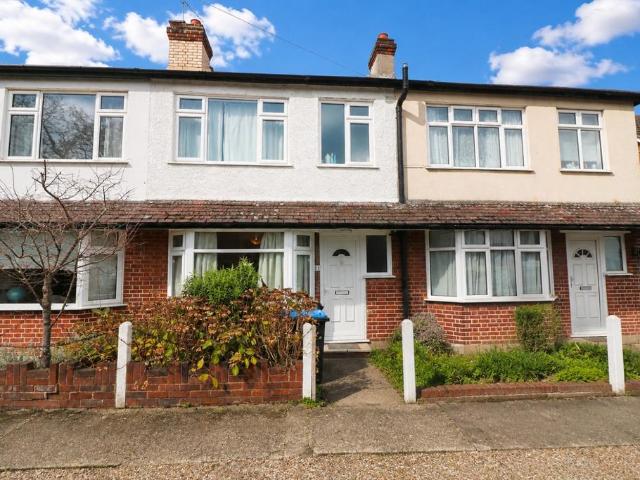 Park Road, Egham, Surrey, TW20 4 bed terraced house to rent £2,300 pcm £531 pw