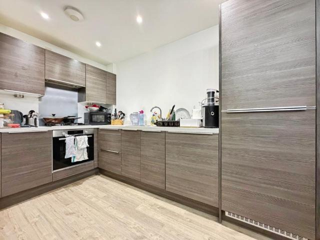 Park Road, Feltham 1 bed flat to rent £1,450 pcm £335 pw