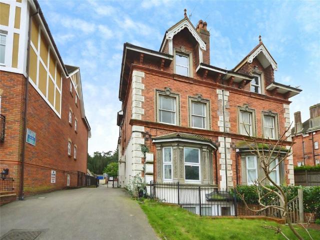 Park Road, Kent TN4 2 bed flat to rent £1,400 pcm £323 pw