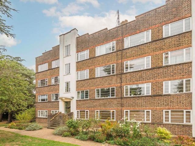 Park Road, Kingston Upon Thames KT1 2 bed flat to rent £1,795 pcm £414 pw