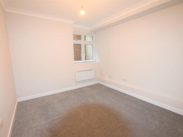 Park Road, Kingston Upon Thames KT2, 1 bed flat to rent, £1,350 pcm | PrimeLocation
