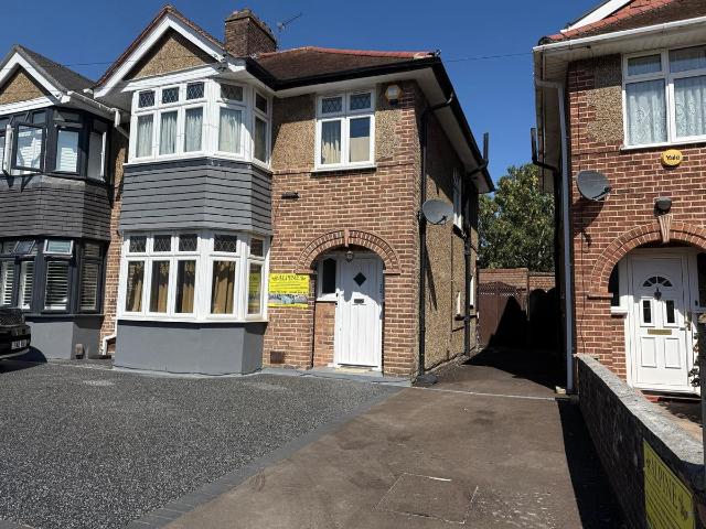 Park Road, Hounslow TW3, 3 bed semi detached house to rent, £2,350 pcm | PrimeLocation