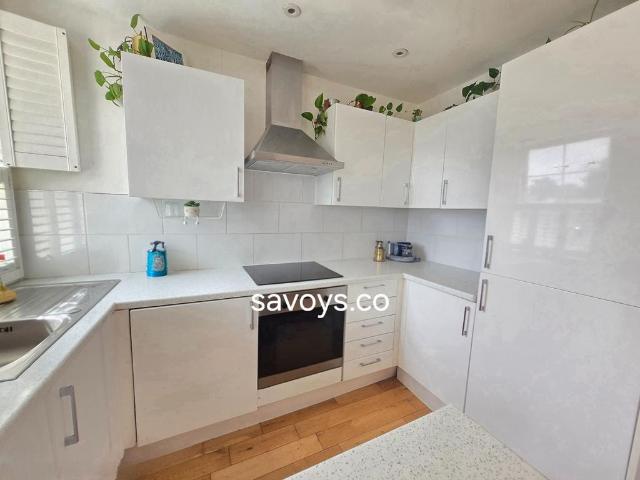 Park Road, High Barnet, EN5 2 bed flat to rent £1,850 pcm £427 pw