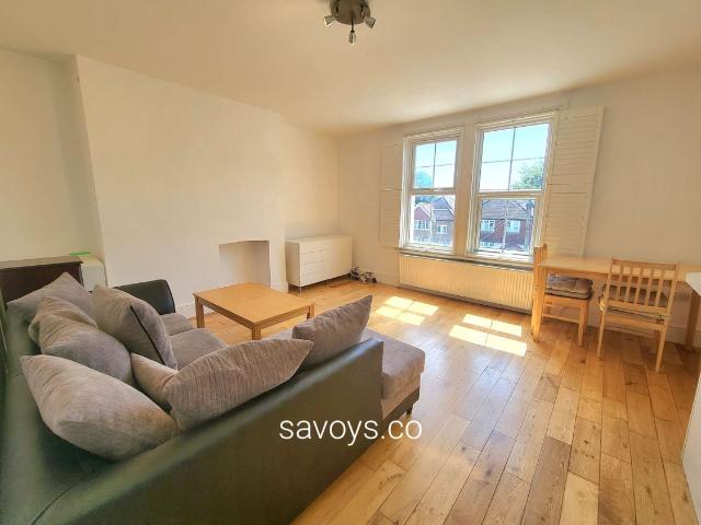 Park Road, High Barnet EN5, 2 bed flat to rent, £1,850 pcm | PrimeLocation