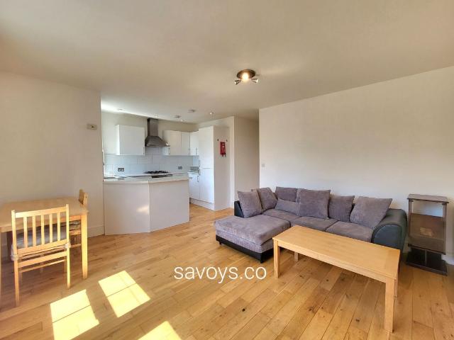 Park Road, High Barnet EN5, 2 bed flat to rent, £1,850 pcm | PrimeLocation