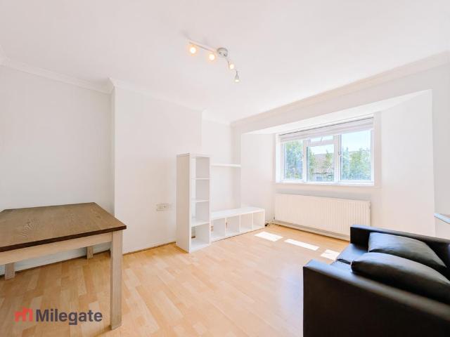 Park Road, London NW4 2 bed flat to rent £1,845 pcm £426 pw