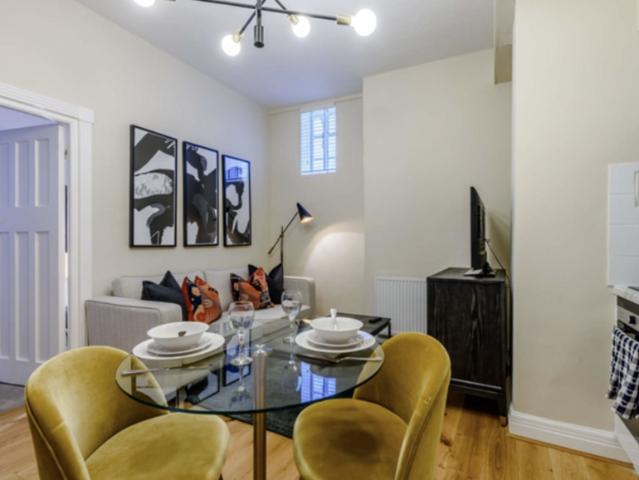 Park Road, London NW8 1 bed flat to rent £2,600 pcm £600 pw