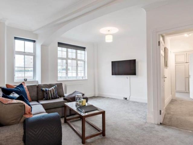 Park Road, London NW8 2 bed flat to rent £4,311 pcm £995 pw