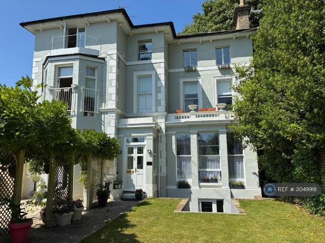 Park Road, Southborough, Tunbridge. 3 bed flat to rent £1,690 pcm £390 pw