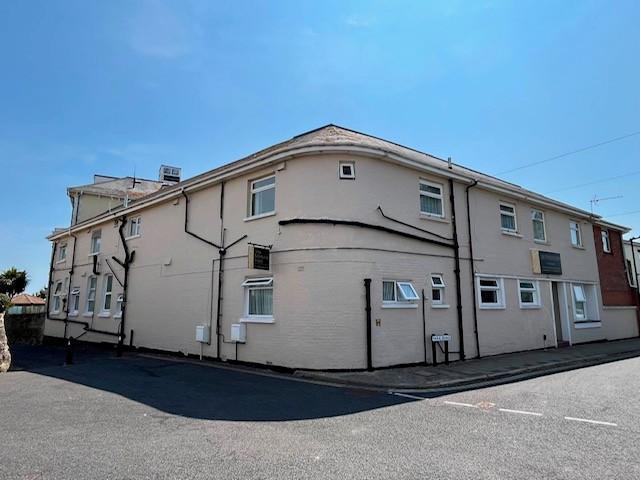 Park Road, Shanklin, PO37 3 bed apartment to rent £1,300 pcm £300 pw