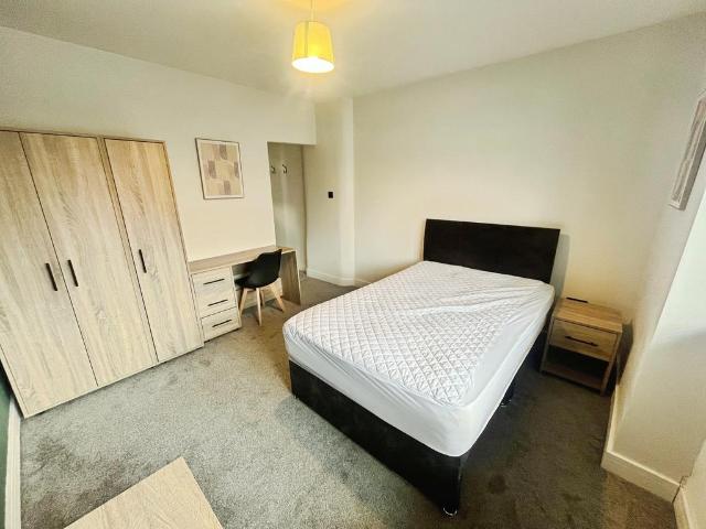 Park Road, Springfield, Wigan, WN6 1 bed in a house share to rent £595 pcm £137 pw