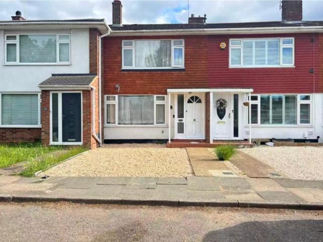 Park Road, Stanwell TW19 2 bed terraced house to rent £2,000 pcm £462 pw