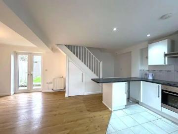 Park Road, Stonehouse