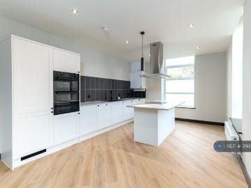 Park Road, Rossendale, BB4 3 bed flat to rent £1,495 pcm £345 pw
