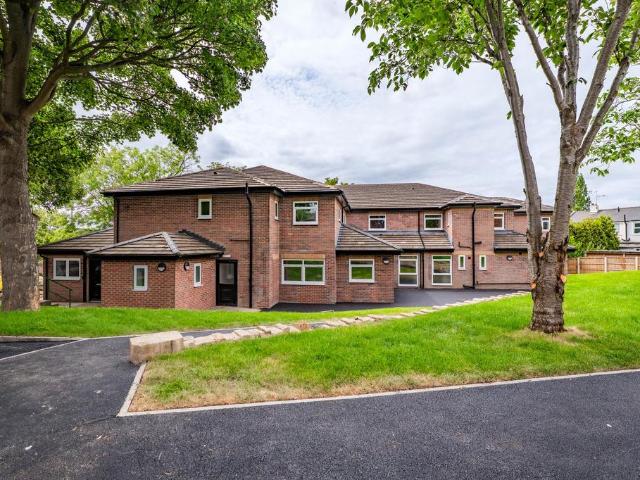 Park Road, Worsborough, S70 2 bed flat to rent £900 pcm £208 pw