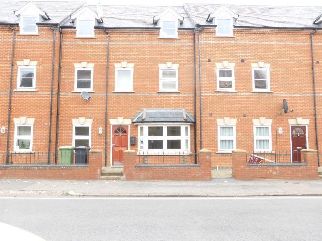 Park Road, Wellingborough NN8 2 bed flat to rent £800 pcm £185 pw