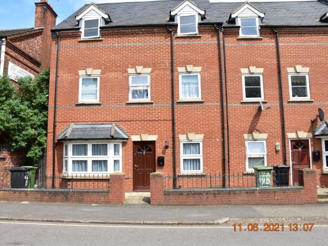 Park Road, Wellingborough NN8 2 bed flat to rent £795 pcm £183 pw