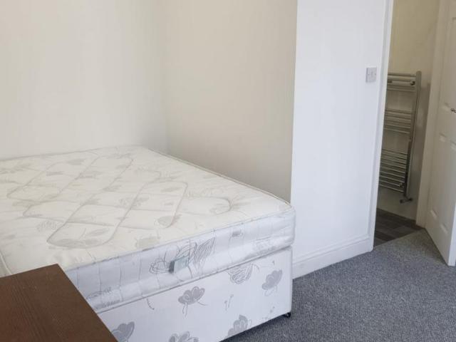 Park Road, Wembley, Greater London, HA0 5 bed house share to rent £950 pcm £219 pw