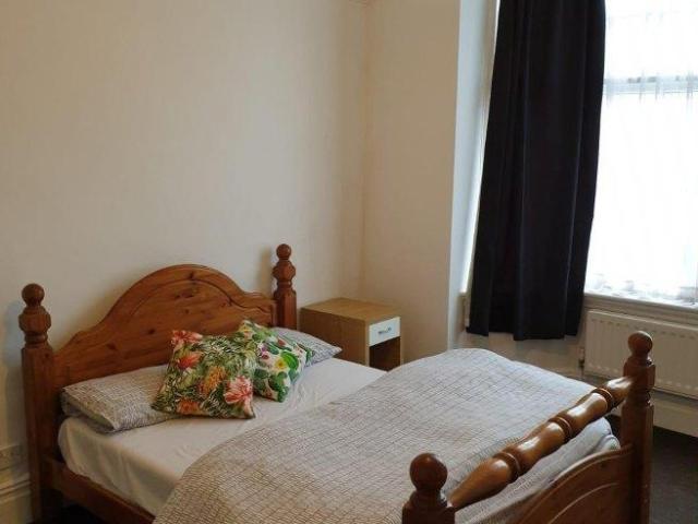 Park Road West 5 bed house share to rent £2,625 pcm £606 pw