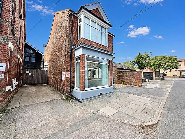 Park Road West, Bedford MK41, 1 bed flat to rent, £895 pcm | PrimeLocation