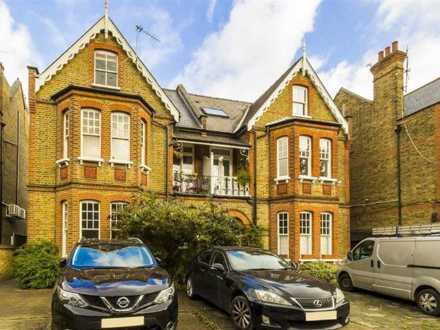 Park Road, Teddington TW11 Studio to rent £1,195 pcm £276 pw