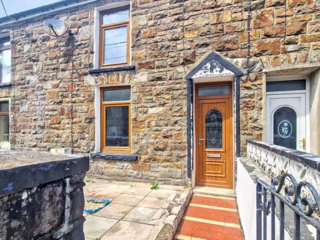 Park Road, Treorchy, Rhondda Cynon. 2 bed terraced house to rent £800 pcm £185 pw
