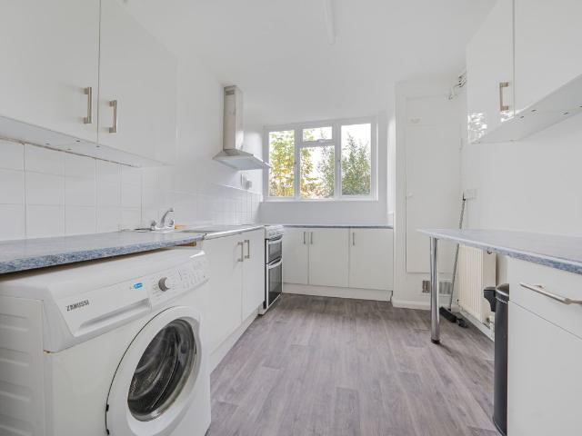 Park Road, Uxbridge UB8, 2 bed flat to rent, £1,600 pcm | PrimeLocation