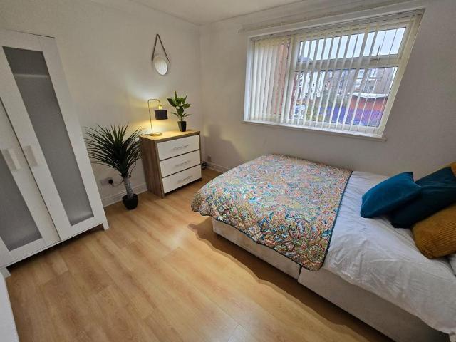 Park Row, Hull, HU2 1 bed in a house share to rent £477 pcm £110 pw