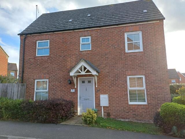 Park Royal, Herne Bay, Kent, CT6 3 bed semi detached house to rent £1,550 pcm £358 pw