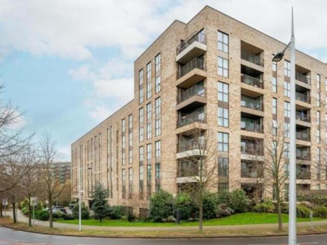 Park Royal, London 2 bed apartment to rent £2,750 pcm £635 pw