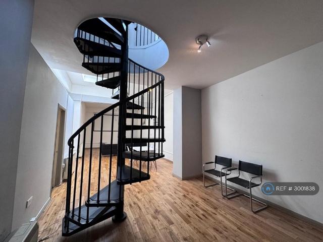 Park St, Bristol, BS1 2 bed flat to rent £1,995 pcm £460 pw