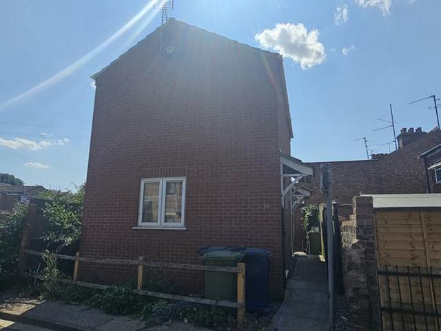 Park Street, Wisbech PE13 1 bed maisonette to rent £700 pcm £162 pw