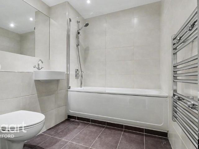 Park Street, Ashford 2 bed apartment to rent £1,100 pcm £254 pw