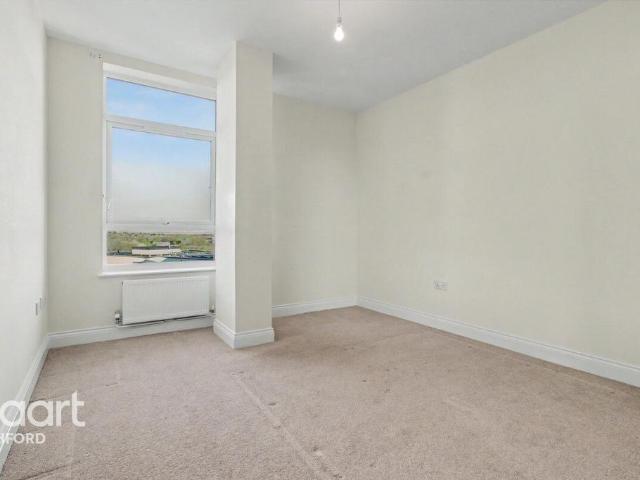 Park Street, Ashford 2 bed apartment to rent £1,100 pcm £254 pw