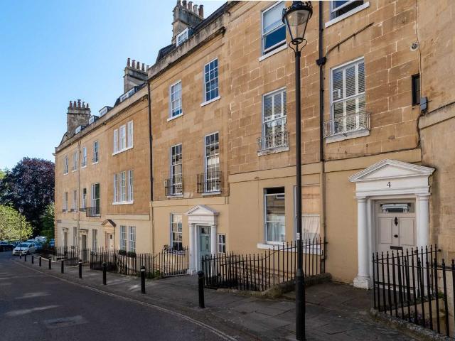 Park Street, Bath BA1, 2 bed flat to rent, £2,000 pcm | PrimeLocation