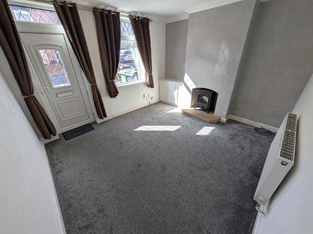 Park Street, Heanor, Derbyshire DE75 3 bed terraced house to rent £850 pcm £196 pw