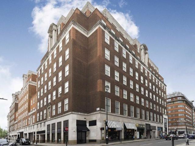 Park Street, London W1K 3 bed flat to rent £6,933 pcm £1,600 pw