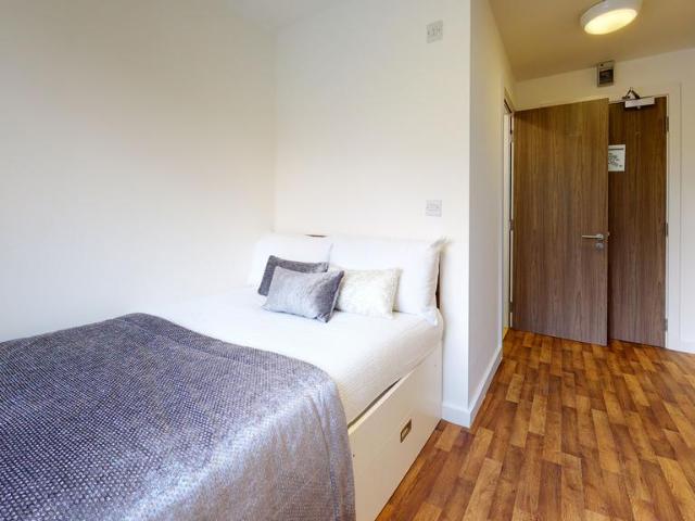 Park Street, Luton LU1 1 bed in a flat share to rent £630 pcm £145 pw