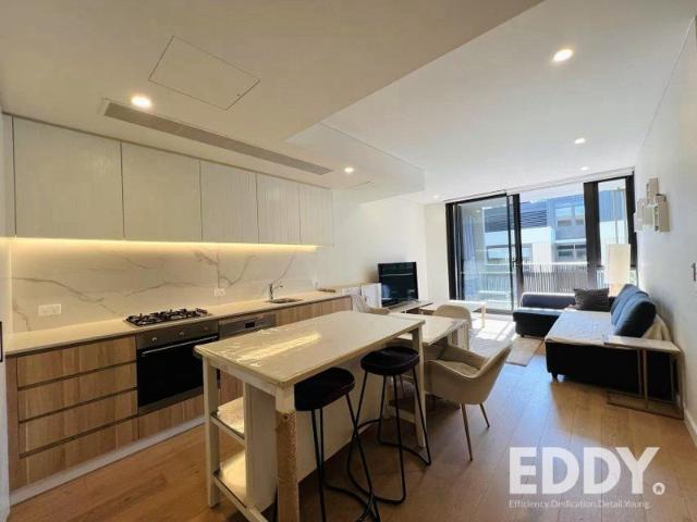 Park Sydney | Furnished Home With Natural Lights | Quiet | Woolworth Supermarket Downstairs