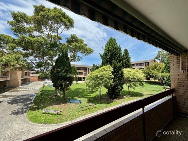 PARK SIDE POSITION NEWLY AND TOTALLY RENOVATED. AN AMAZING APARTMENT