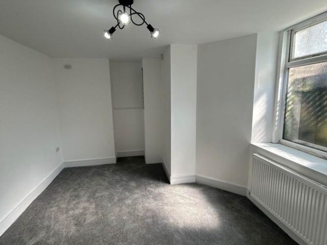 Park South Road, Prenton CH43, 2 bed flat to rent, £995 pcm | PrimeLocation